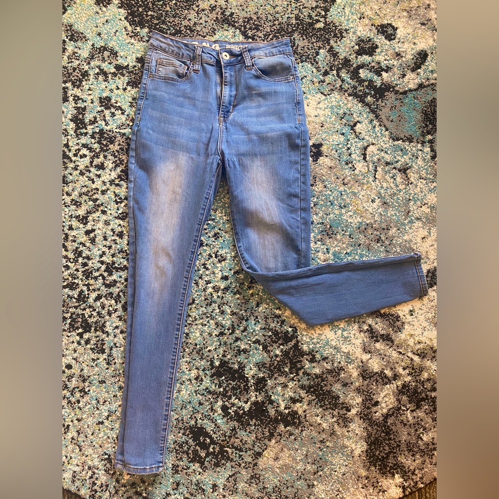 NWOT S.O.N.G. Skinny Jeans